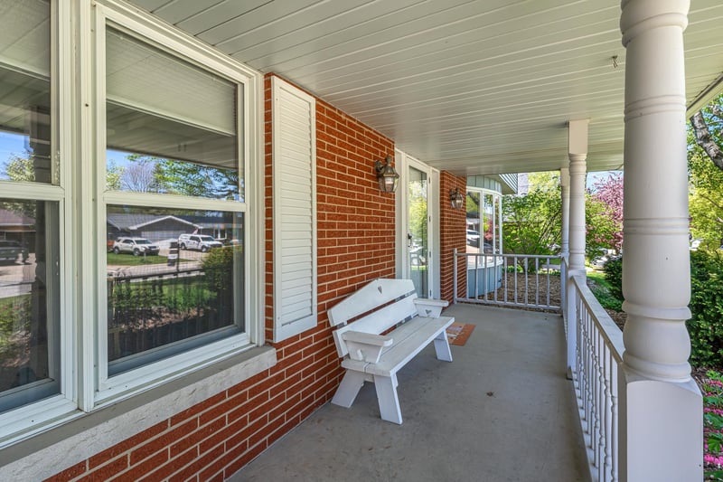 3258 Peterson Rd, Green Bay, WI 54311