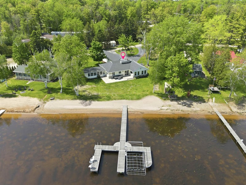 W6093 Bay Ct, Shawano, WI 54166