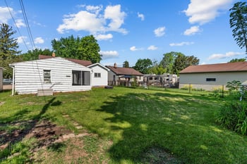 1516 Rugby St, Oshkosh, WI 54902