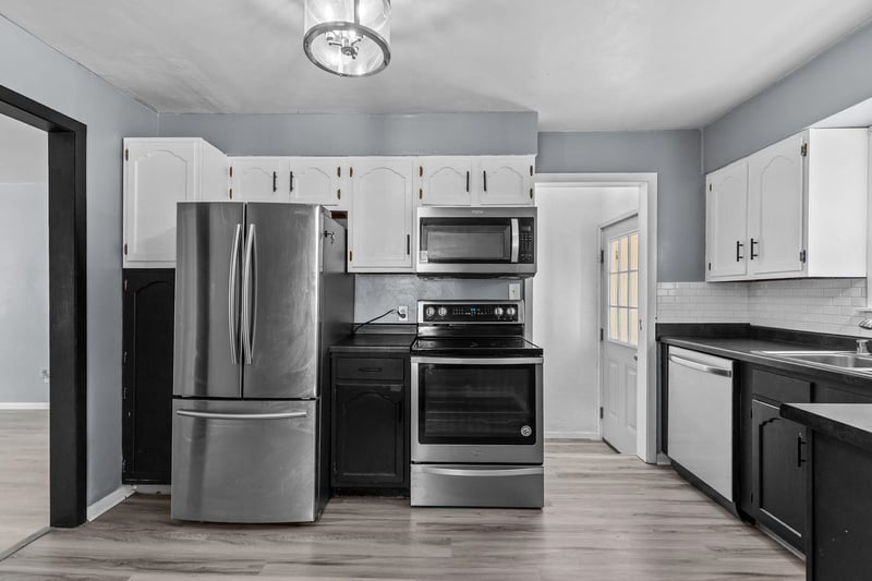 1516 Rugby St, Oshkosh, WI 54902