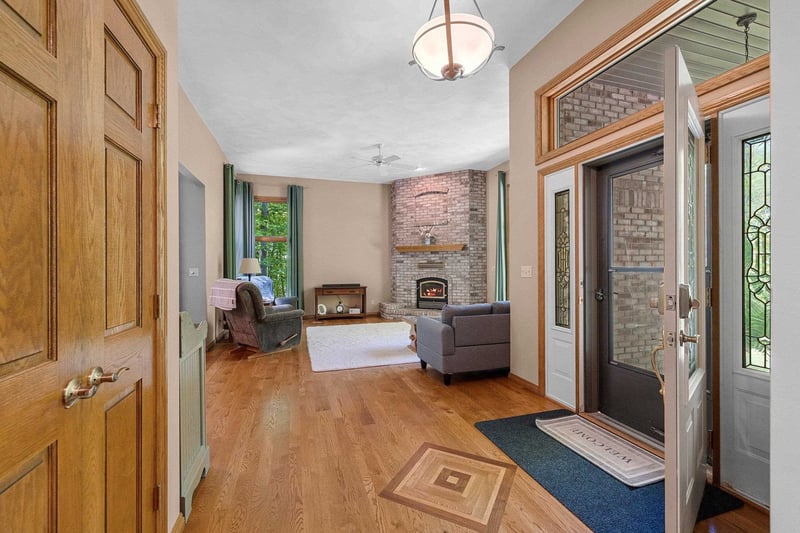N3880 Anita Wieckert Rd, Appleton, WI 54913