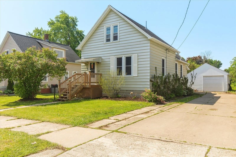 1410 Porlier St, Green Bay, WI 54301-3335
