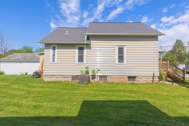 1410 Porlier St, Green Bay, WI 54301-3335