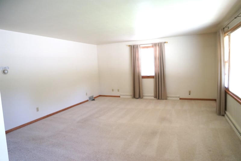 1142 Bond St, Green Bay, WI 54303-4041