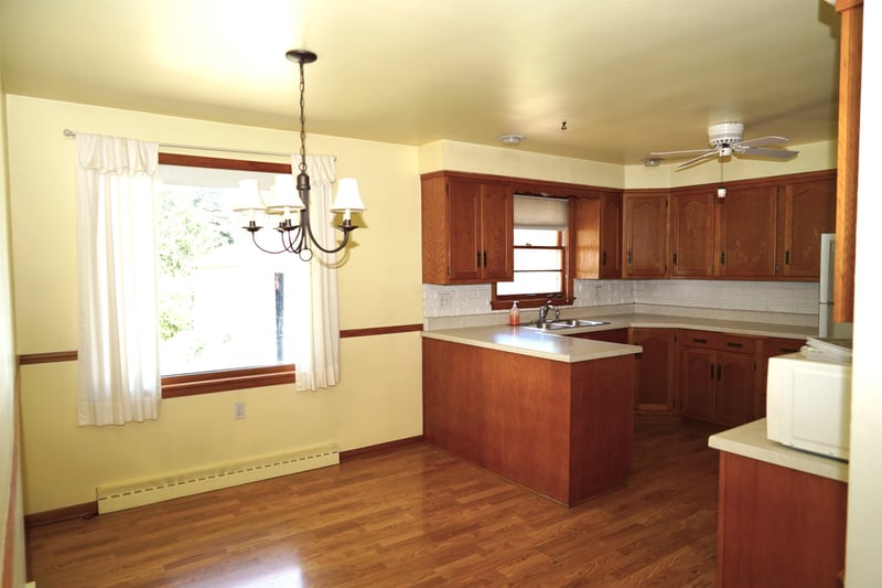 1142 Bond St, Green Bay, WI 54303-4041