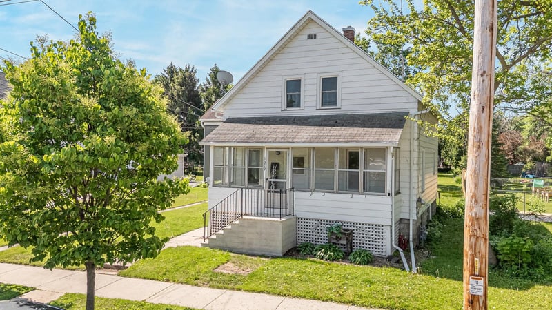 1319 Winnebago Ave, Oshkosh, WI 54901-5334