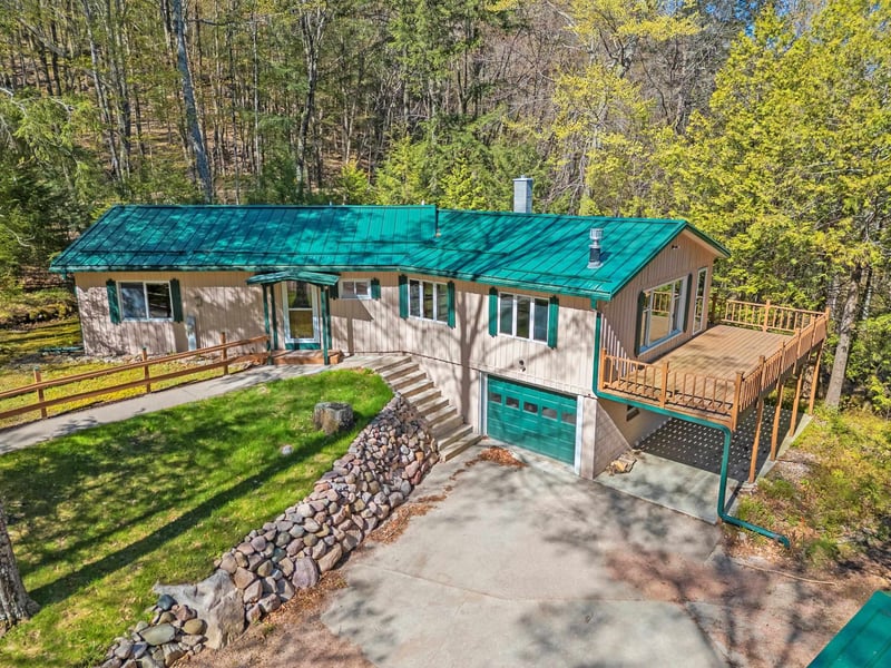 W11430 Riverside Rd, Marion, WI 54950