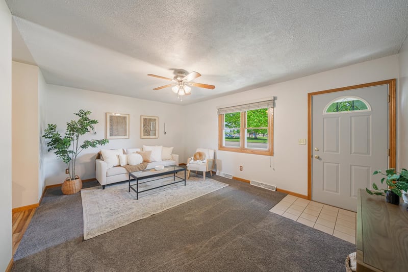 1230 County Rd Ii, Neenah, WI 54956