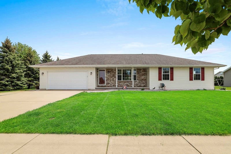 2311 Lawrence Dr, De Pere, WI 54115