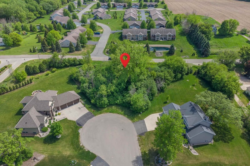 4366 Stonegate Ct #111, Oshkosh, WI 54904-7104