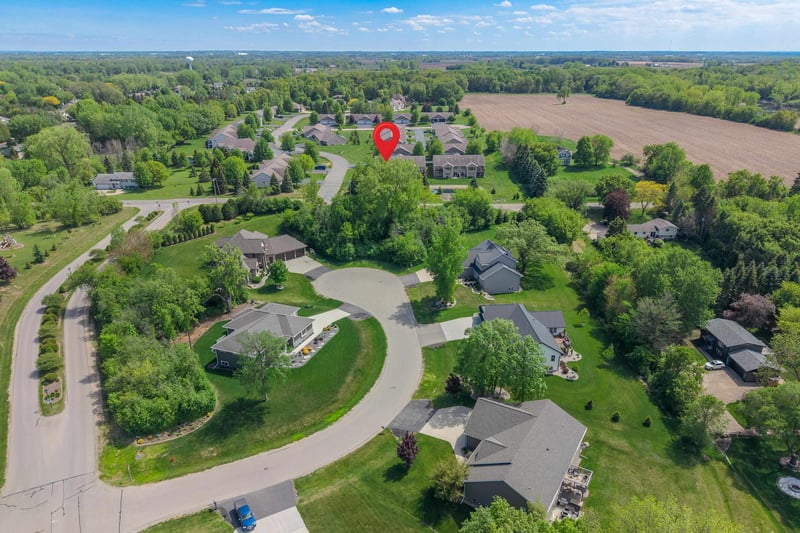 4366 Stonegate Ct #111, Oshkosh, WI 54904-7104