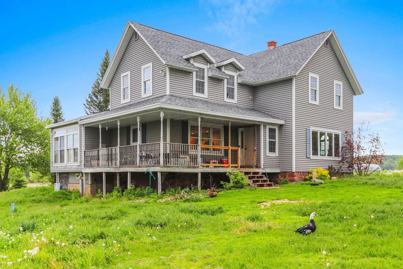 W11624 Winkle Rd, Shawano, WI 54166