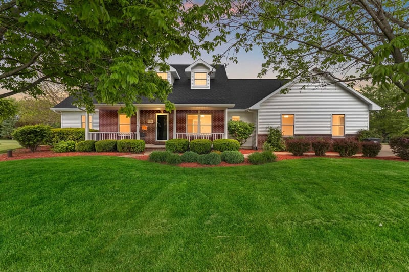 W7436 Ridgeside Dr, Neenah, WI 54956