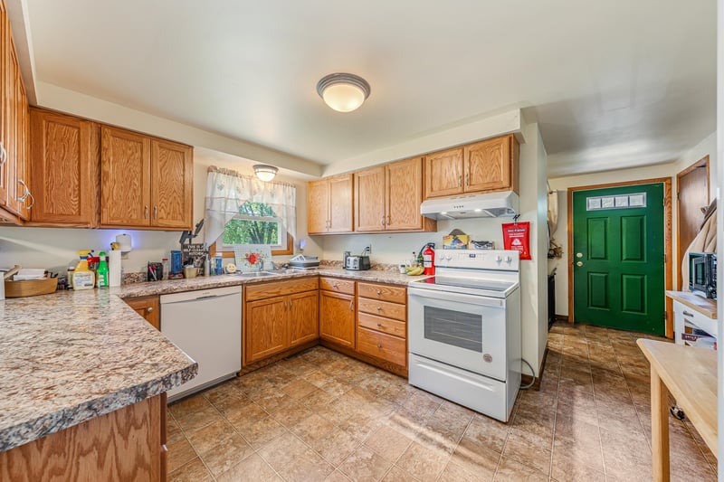 N8053 Hickory Rd, Bear Creek, WI 54922