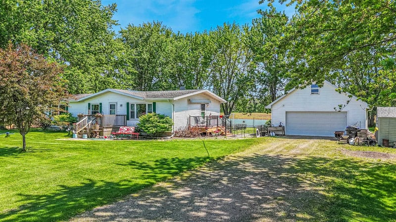 N8053 Hickory Rd, Bear Creek, WI 54922