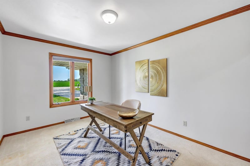5543 River Oaks Dr, De Pere, WI 54115