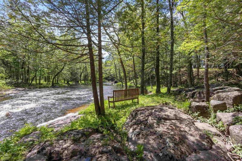N4558 Glacier Trl, Marion, WI 54950