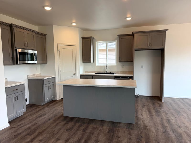 2107 Golden Gate Dr, Appleton, WI 54913
