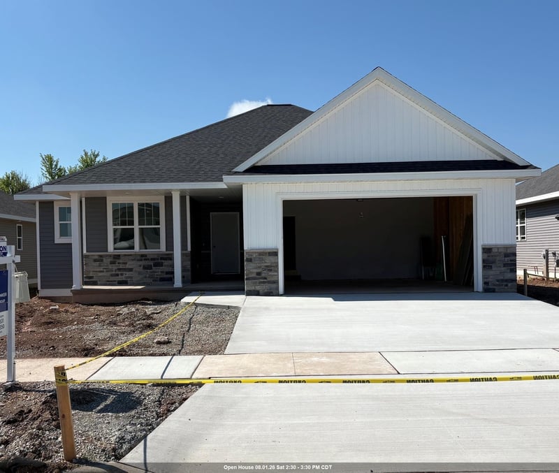 2107 Golden Gate Dr, Appleton, WI 54913