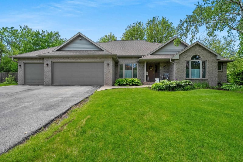 4410 Flagstone Ct, De Pere, WI 54115-9240