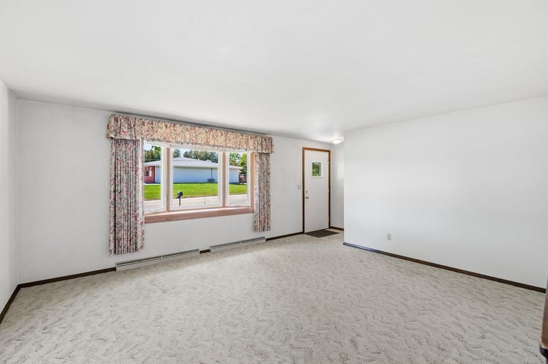 1532 North Rd, Green Bay, WI 54313-5761