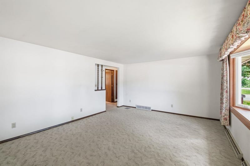 1532 North Rd, Green Bay, WI 54313-5761