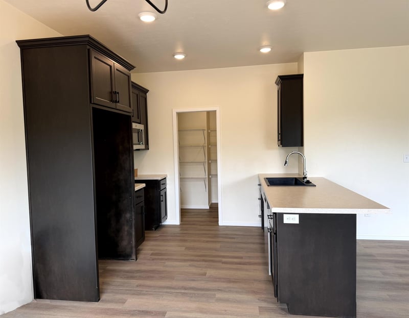 2111 Golden Gate Dr, Appleton, WI 54913