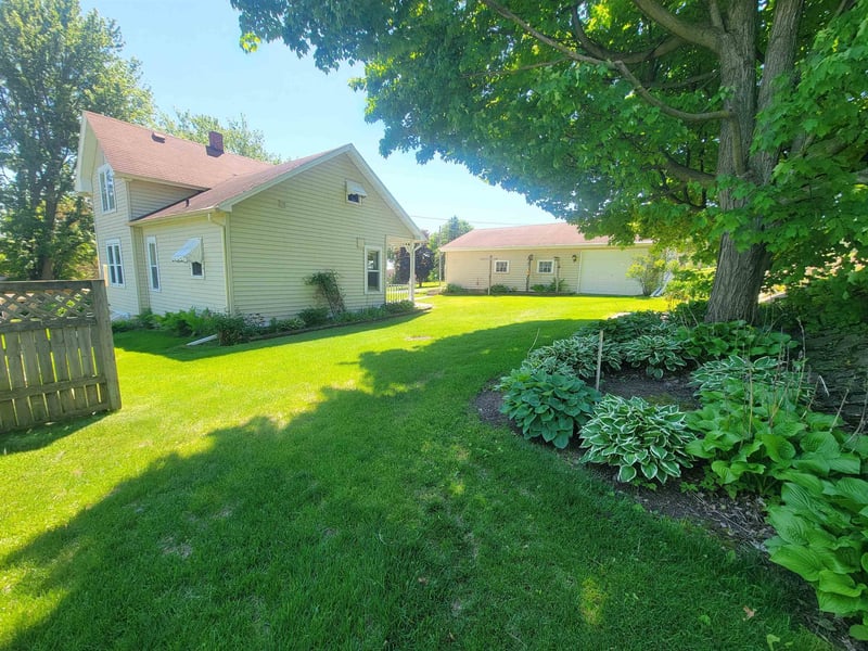 108 Pearl St, Bear Creek, WI 54922-0102