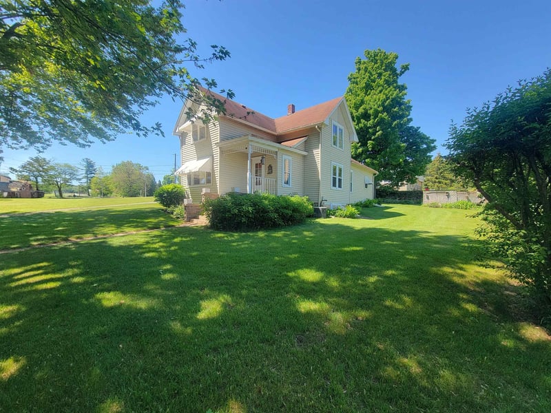 108 Pearl St, Bear Creek, WI 54922-0102