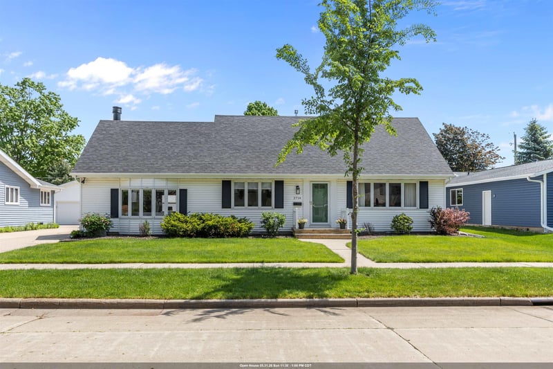 2714 Elmwood Ct, Appleton, WI 54911-2225