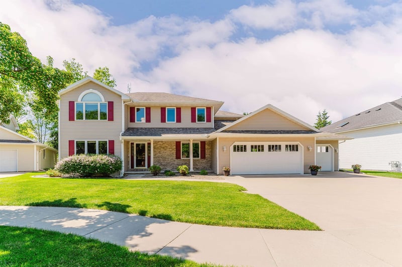 2545 Gaslight Ct, Oshkosh, WI 54904-7309
