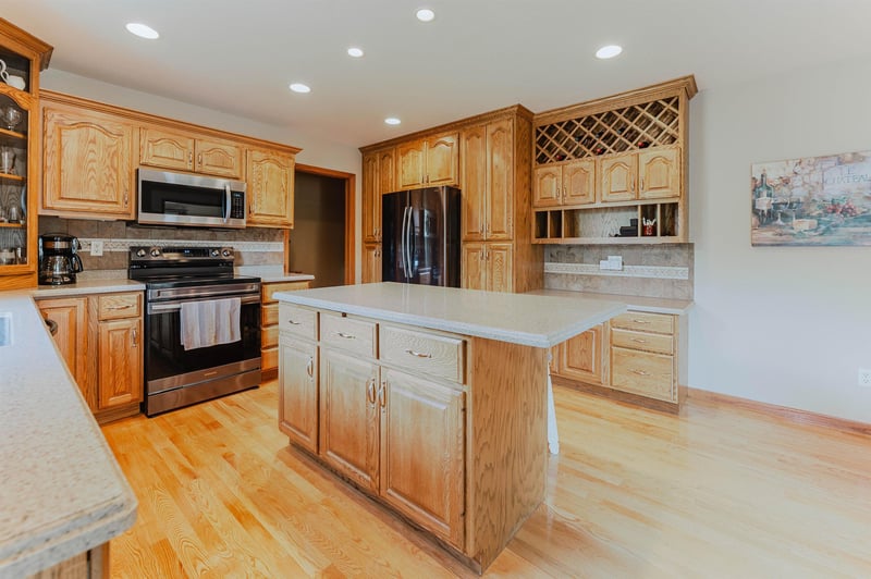 2545 Gaslight Ct, Oshkosh, WI 54904-7309