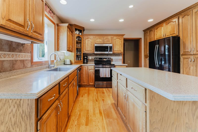 2545 Gaslight Ct, Oshkosh, WI 54904-7309