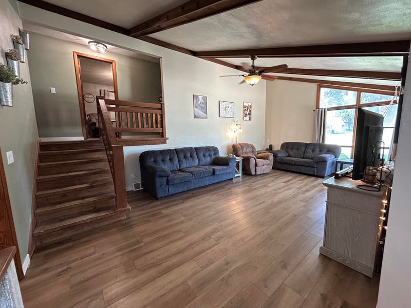740 Woodside Dr, Seymour, WI 54165