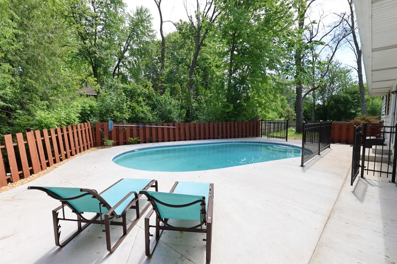 740 Woodside Dr, Seymour, WI 54165