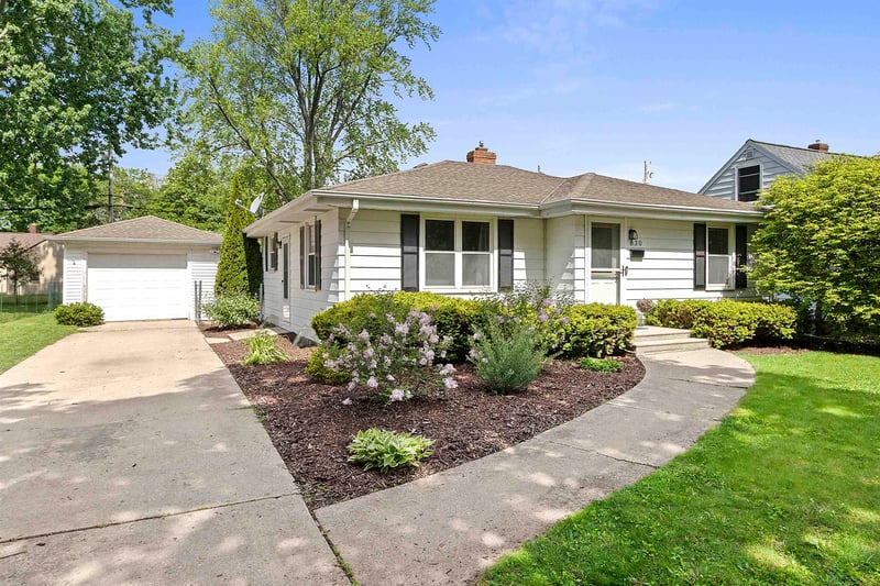 830 Marquette Ave, Green Bay, WI 54304