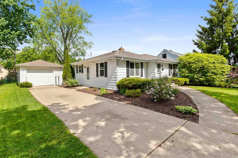 830 Marquette Ave, Green Bay, WI 54304