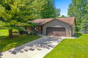 2254 Ledvina Cir, Green Bay, WI 54313