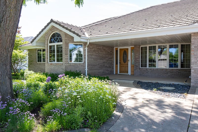 509 Kadinger Way, Little Chute, WI 54140