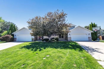 1633 Ponderosa Ave, Green Bay, WI 54313-6062