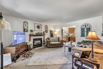 1633 Ponderosa Ave, Green Bay, WI 54313-6062