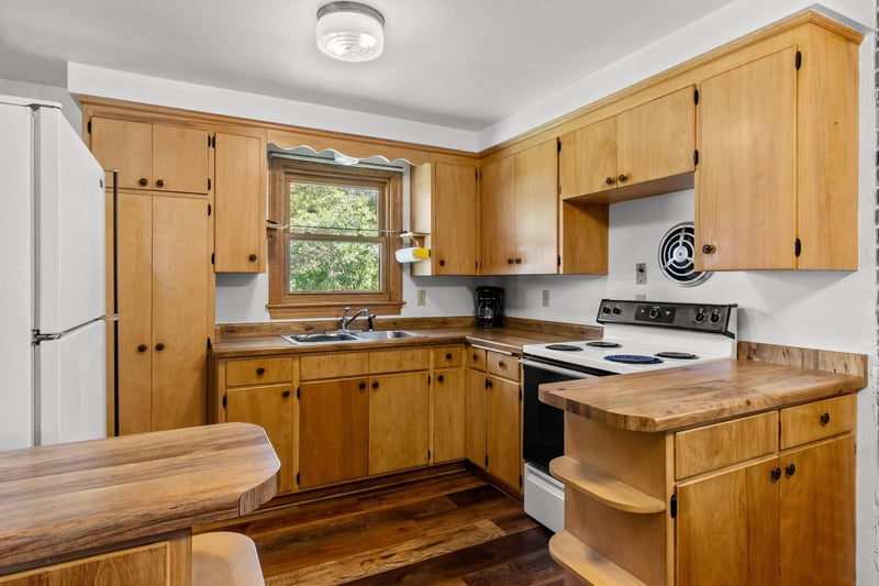 508 Winnebago Hts, Neenah, WI 54956