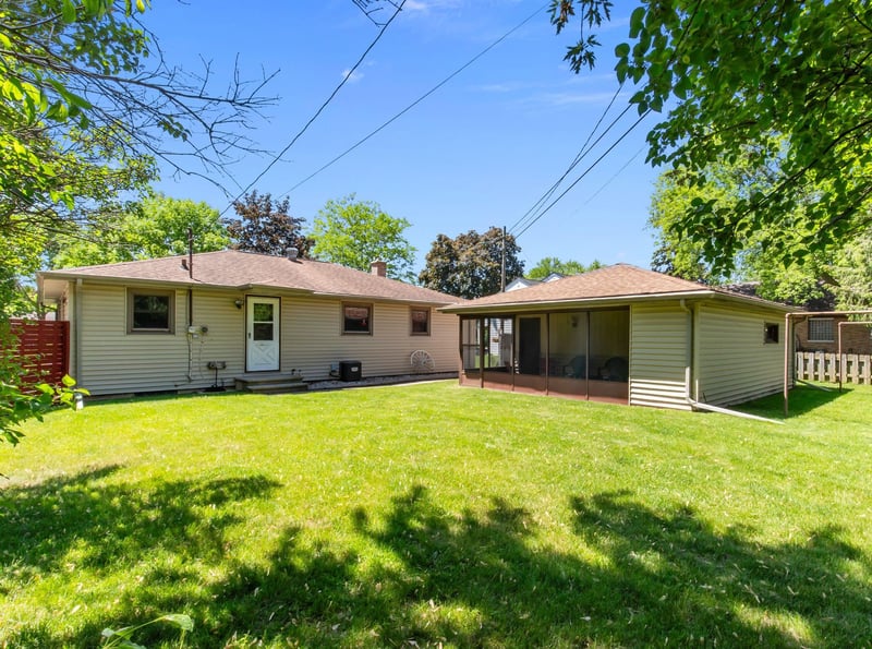 508 Winnebago Hts, Neenah, WI 54956