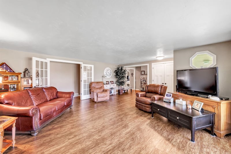 3093 Glendale Ave, Green Bay, WI 54313-6968
