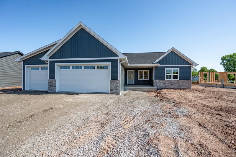 2875 Stelor Dr, Green Bay, WI 54311