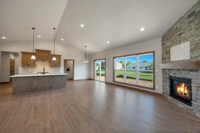 2875 Stelor Dr, Green Bay, WI 54311