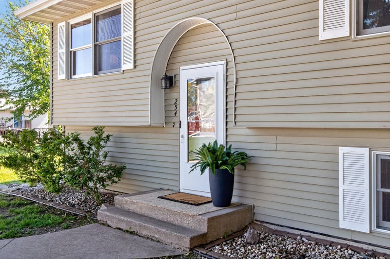 254 Lakeview Ct, Hortonville, WI 54944