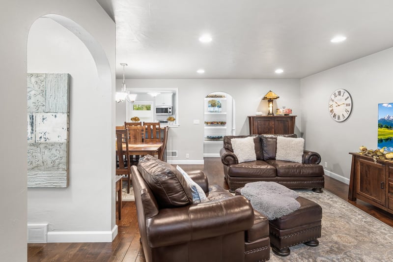 1003 Evans St, Oshkosh, WI 54901