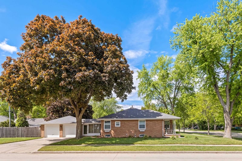 1003 Evans St, Oshkosh, WI 54901