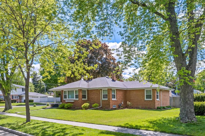 1003 Evans St, Oshkosh, WI 54901